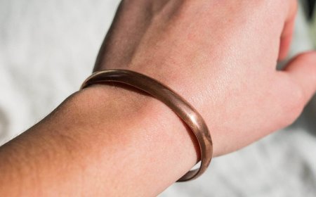 ତମ୍ବା କଡା ପିନ୍ଧୁଛନ୍ତି କି ? ଜାଣନ୍ତୁ କଣ ମିଳେ ଲାଭ?