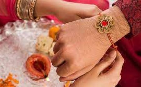 ଏହି ଦିଗକୁ ଚାହିଁ ପିନ୍ଧିବେ ରାକ୍ଷୀ: ସୌଭାଗ୍ୟ ପ୍ରାପ୍ତି ହୋଇଥାଏ