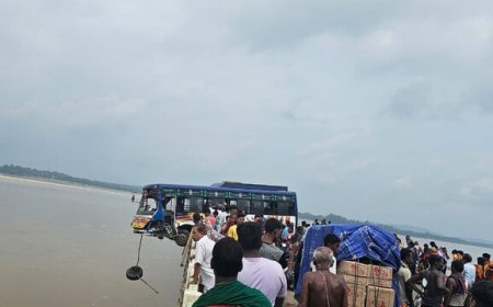 ମହାନଦୀ ବ୍ରିଜ ଉପରେ ଝୁଲି ରହିଛି ଯାତ୍ରୀବାହୀ ବସ୍