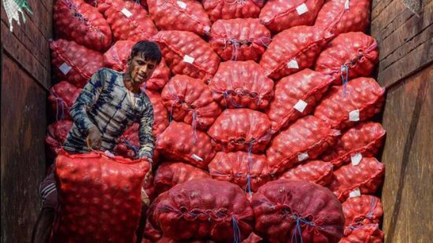 କନ୍ଦାଉଛି ପିଆଜ, ମାସକ ଭିତରେ ରେଟ୍‌ ହେଲା ଡବଲ୍‌