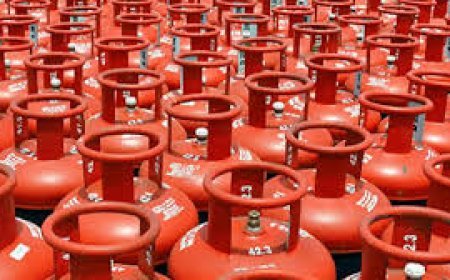 ୧୧୧ ଟଙ୍କା ବଢ଼ିଲା କମର୍ସିଆଲ LPG ସିଲିଣ୍ଡର